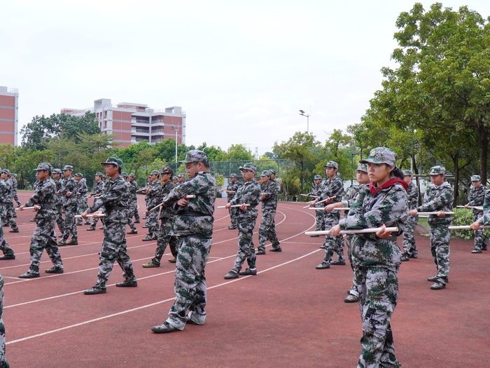 协会成员参加队列训练
